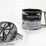 Spargifarina a Tazza in Acciaio Inox con Scala Graduata – 250g
