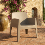 Poltrona da Giardino in Plastica Color Tortora con Braccioli