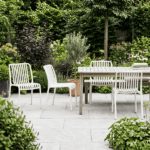 Sedia da Giardino Bianca in Polipropilene Impilabile