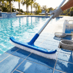 Spazzola Piscina Nylon 45 cm Curva per Asta